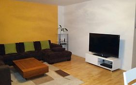 Profair Apartments - Room Agency